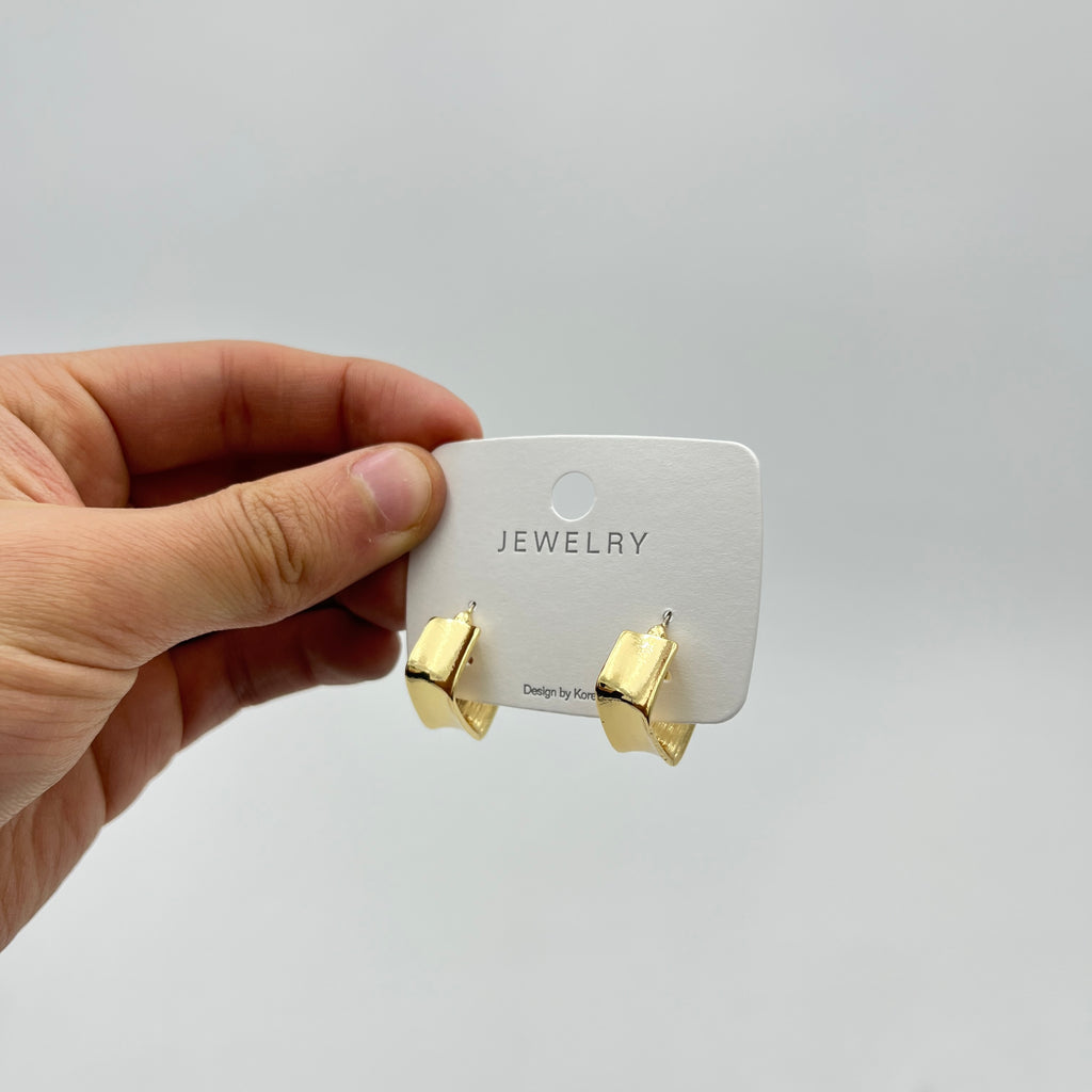 Arete Dorado A2- Paquete de 12 piezas 11.25 c/u