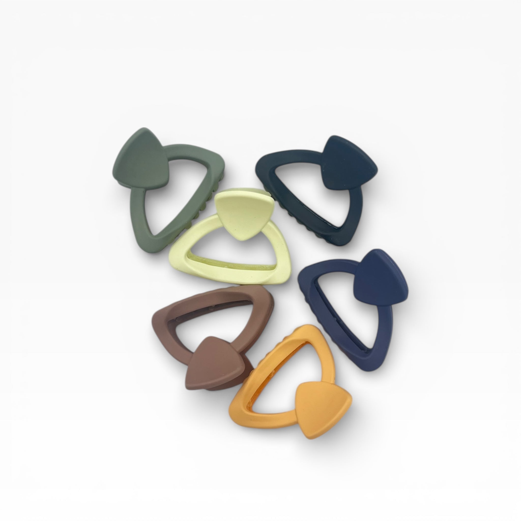 Pinza Chica Triángulo - Paquete de 12 piezas 2.58 c/u