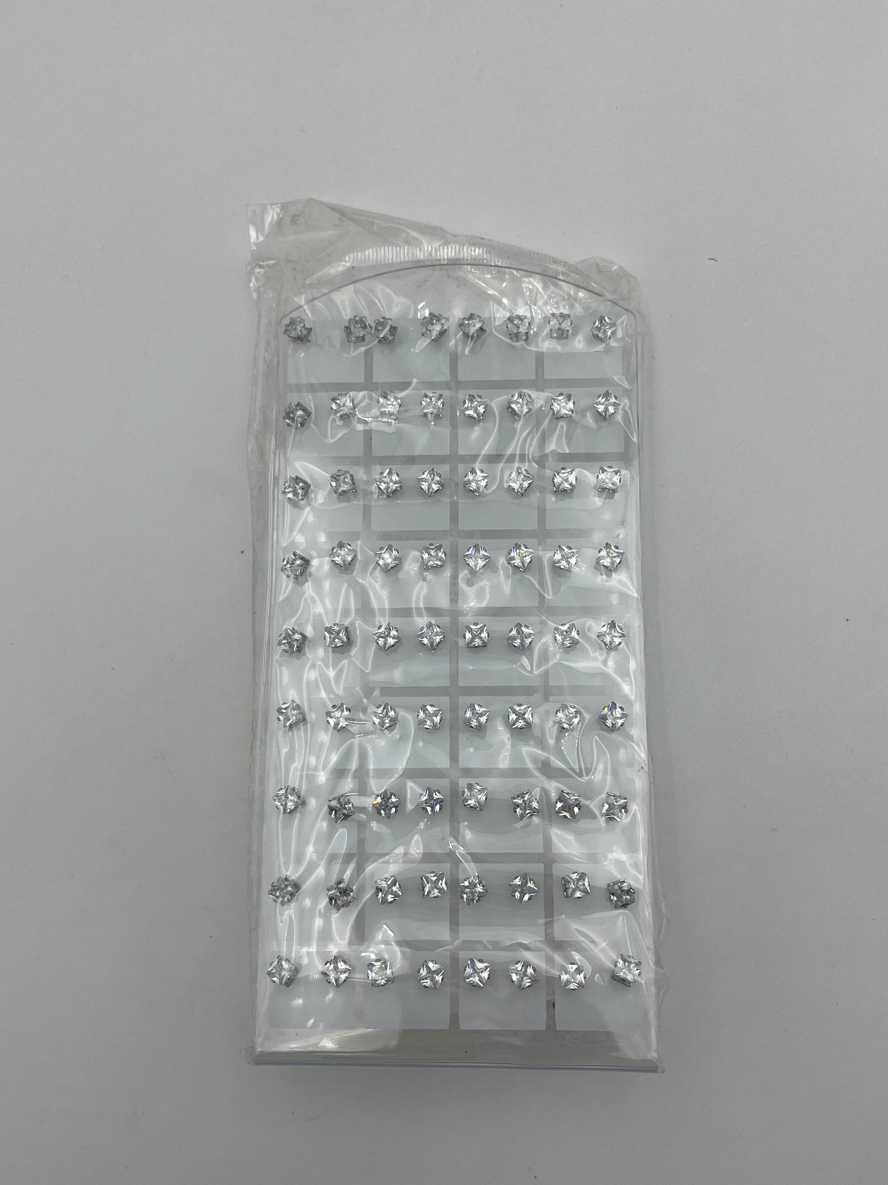Broqueles zirconia cuadrados - Paquete de 36 piezas 1.75 c/u
