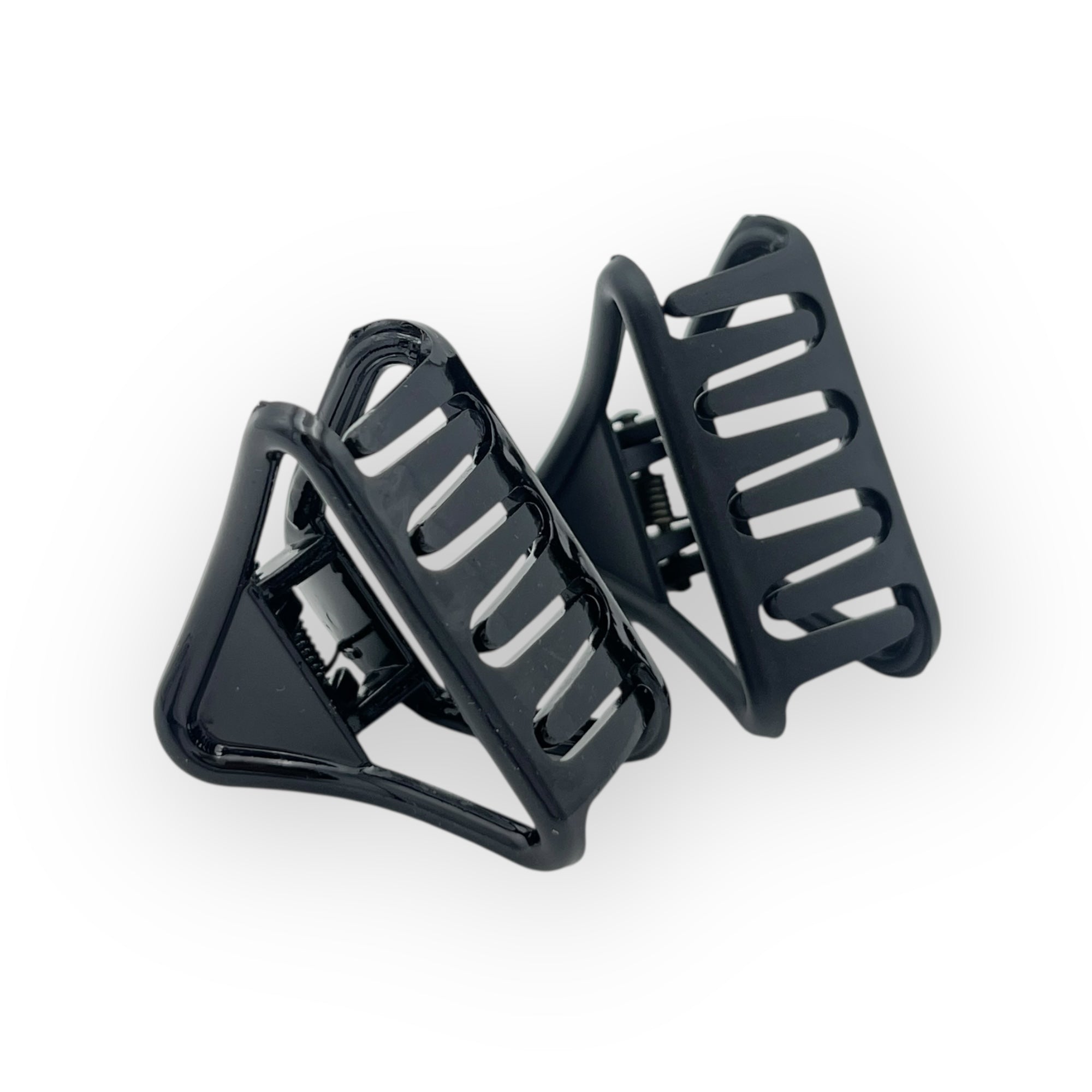 Pinza Chica Negra Triángulo - Paquete de 12 piezas 2.58 c/u