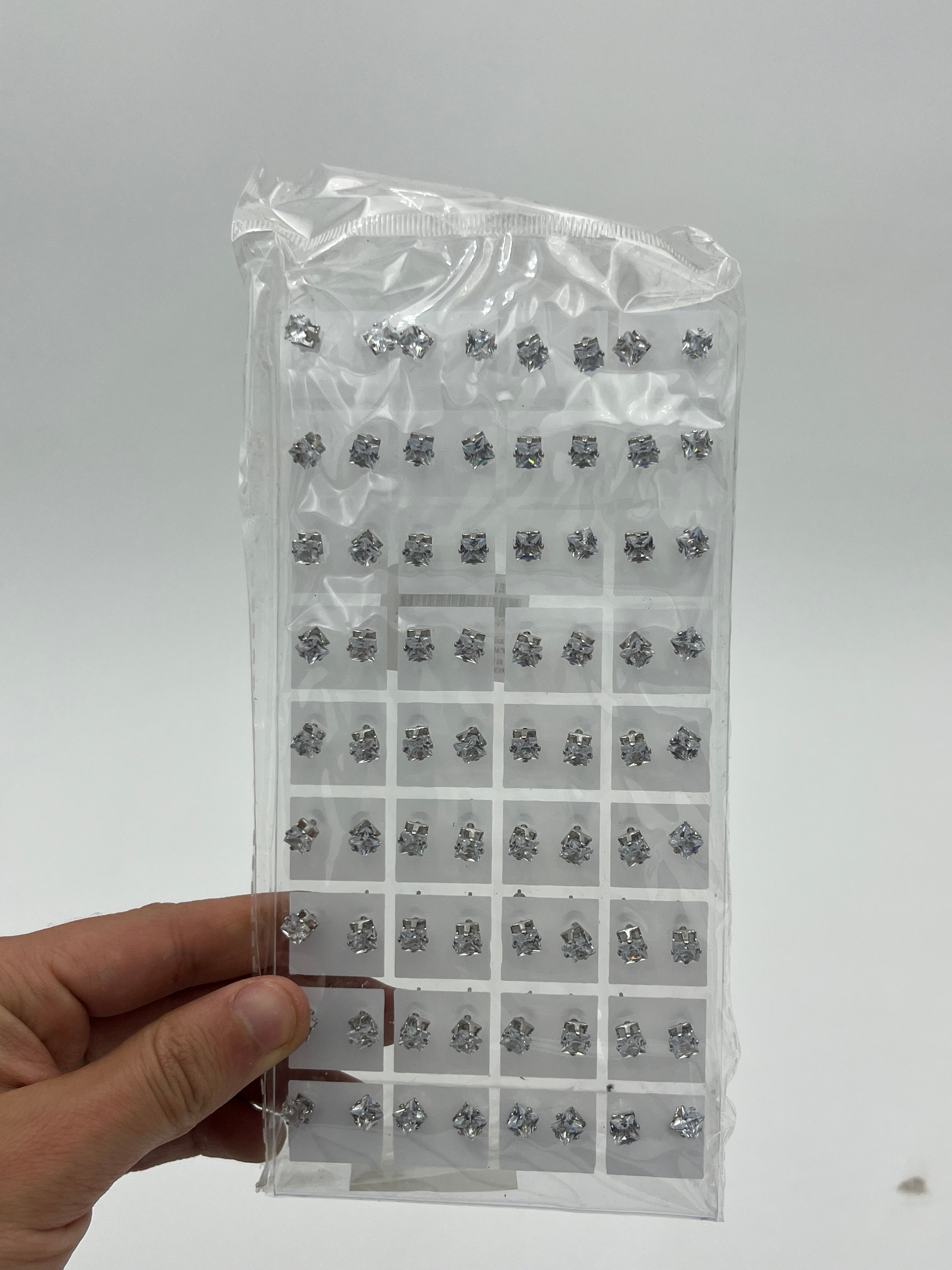 Broqueles zirconia cuadrados - Paquete de 36 piezas 1.75 c/u