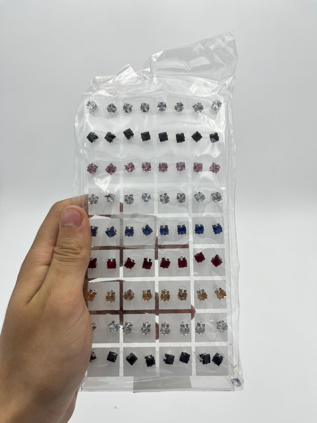 Broqueles zirconia cuadrada colores - Paquete de 36 piezas 1.75 c/u