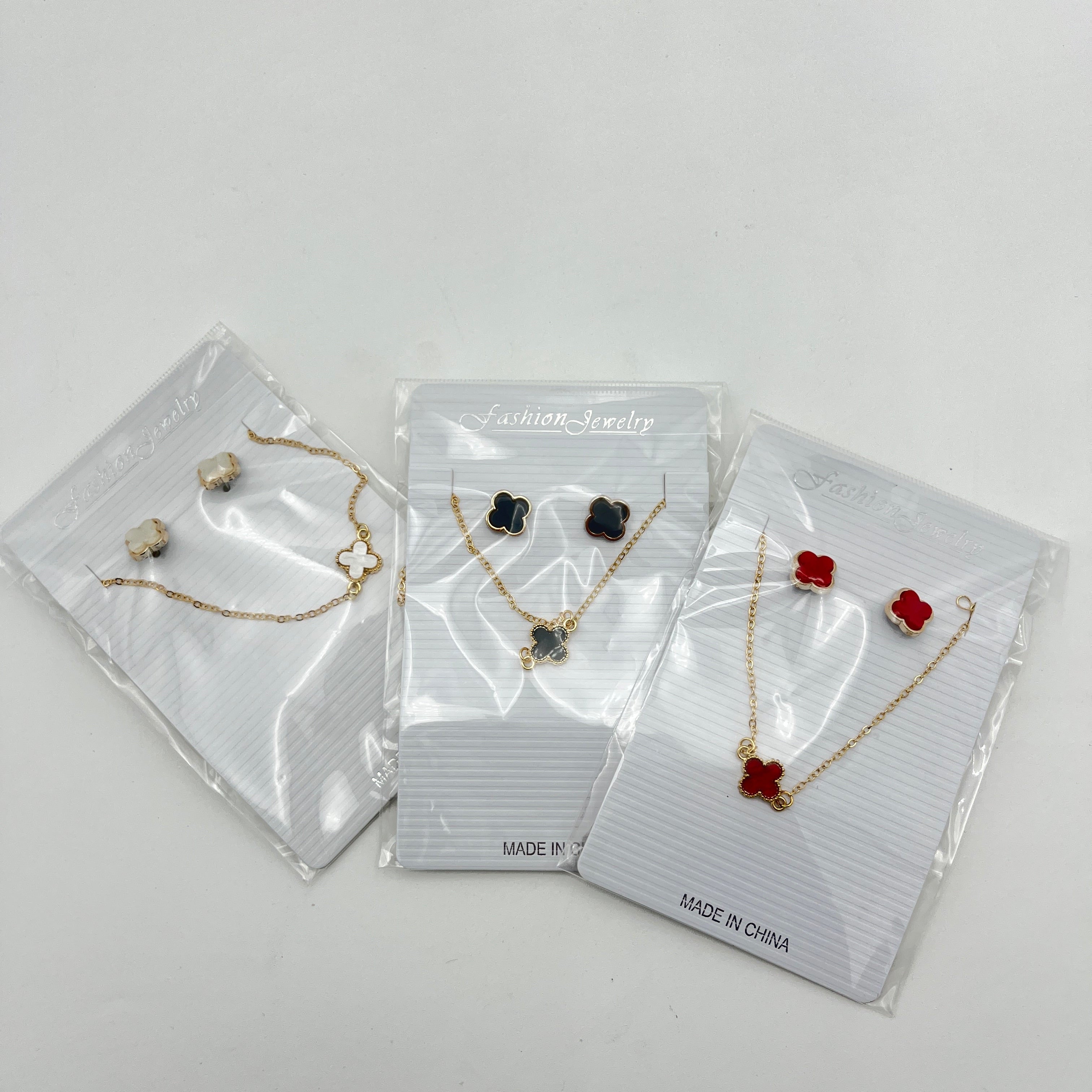 Collar con Aretes A4 - Paquete de 12 piezas 11.25 c/u