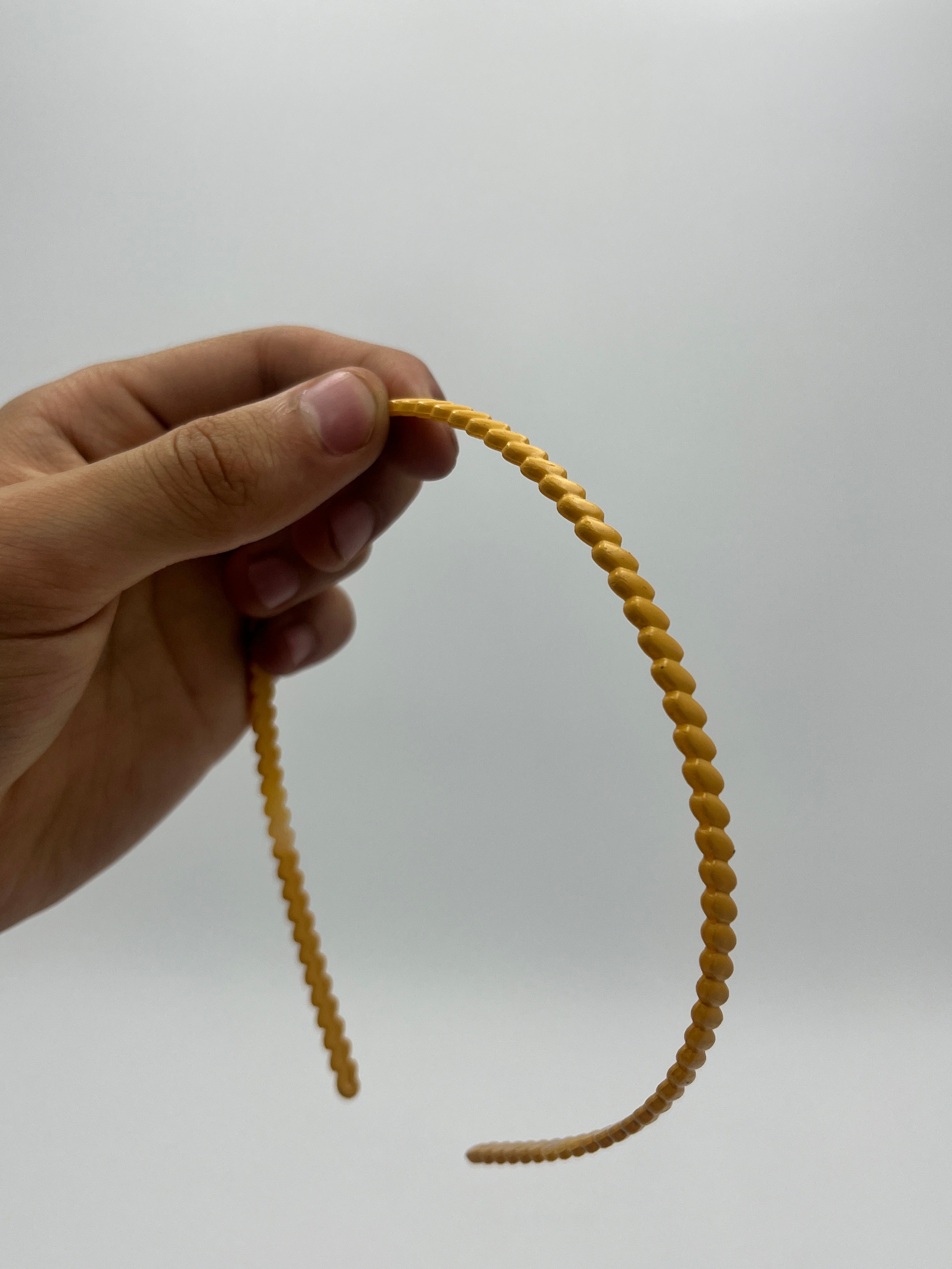 Diadema Delgada Puntos Colores Surtidos - Paquete de 12 piezas 1.83 c/u