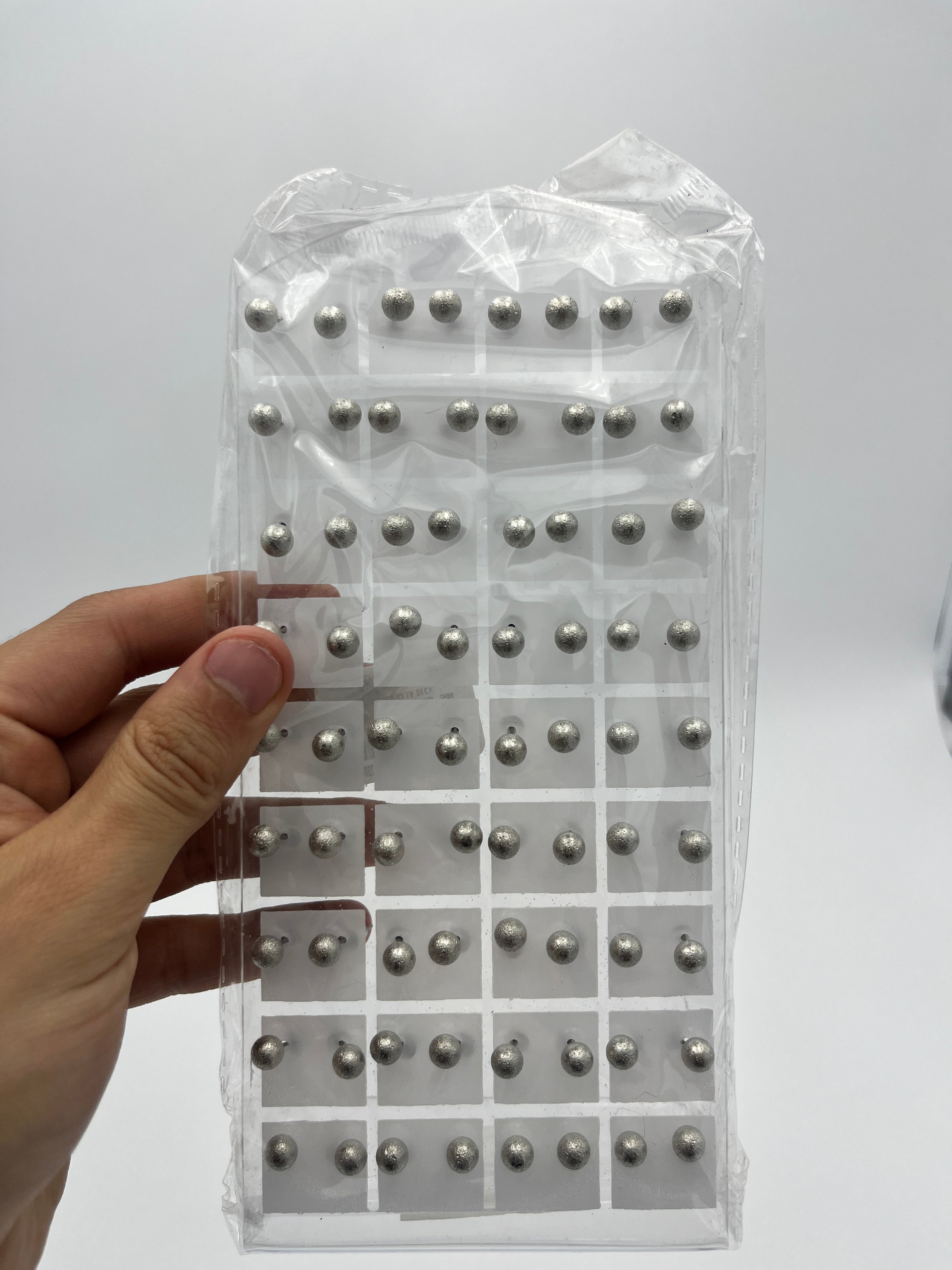 Broqueles perla plateada - Paquete de 36 piezas 1.75 c/u