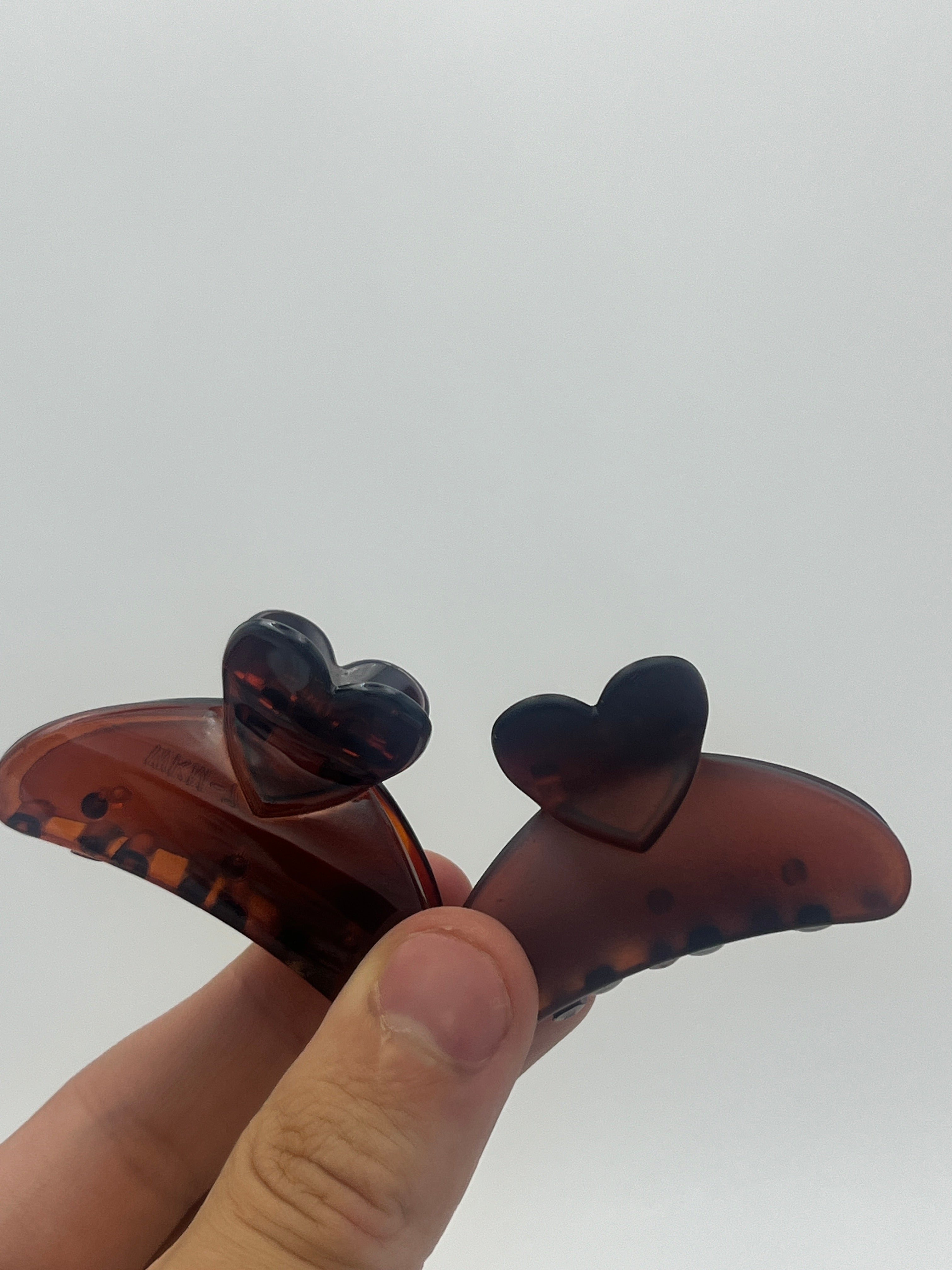 Pinza Chica Mate y Brilloso 3 Colores - Paquete de 12 piezas 2.58 c/u