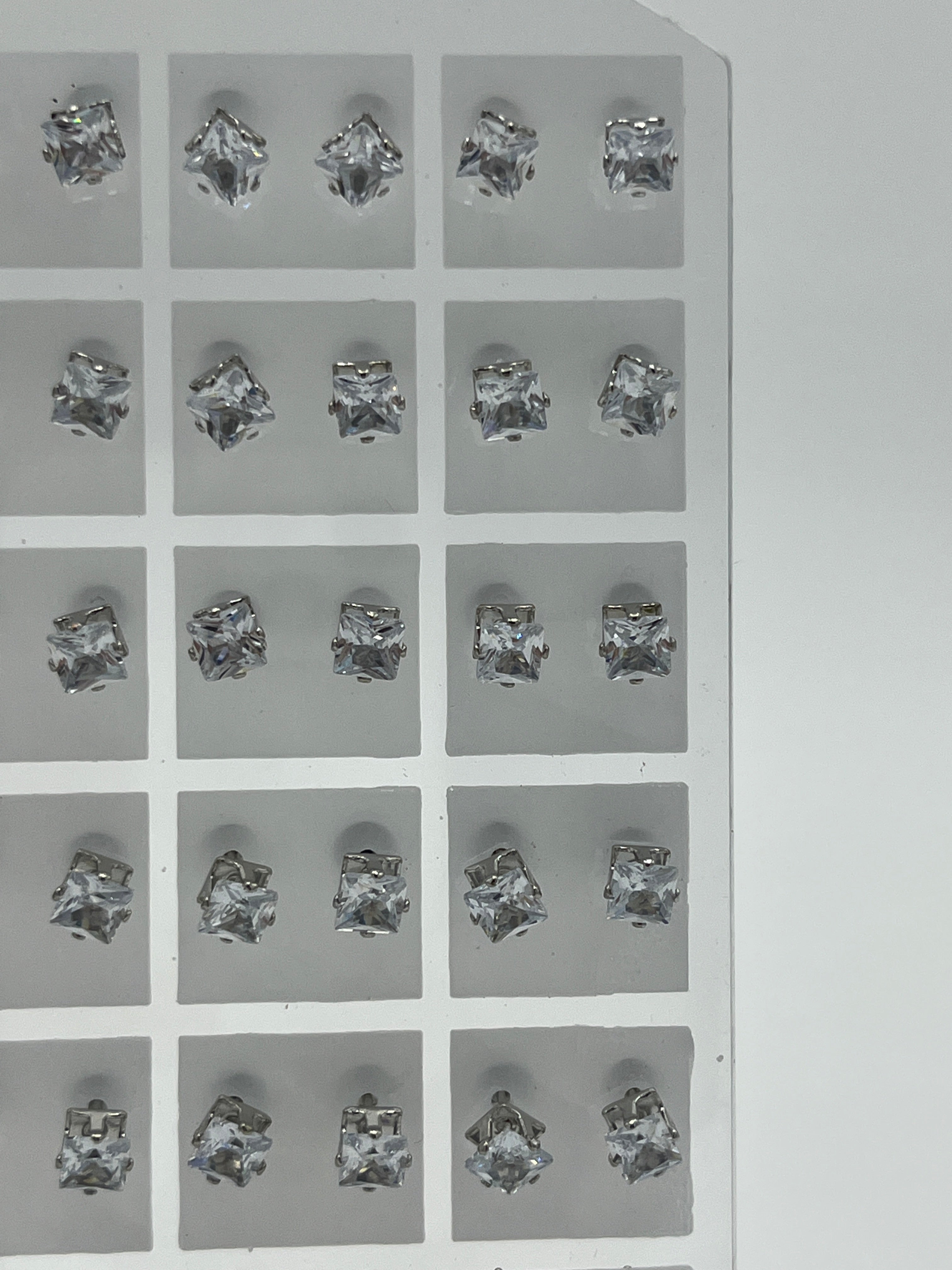 Broqueles zirconia cuadrados - Paquete de 36 piezas 1.75 c/u