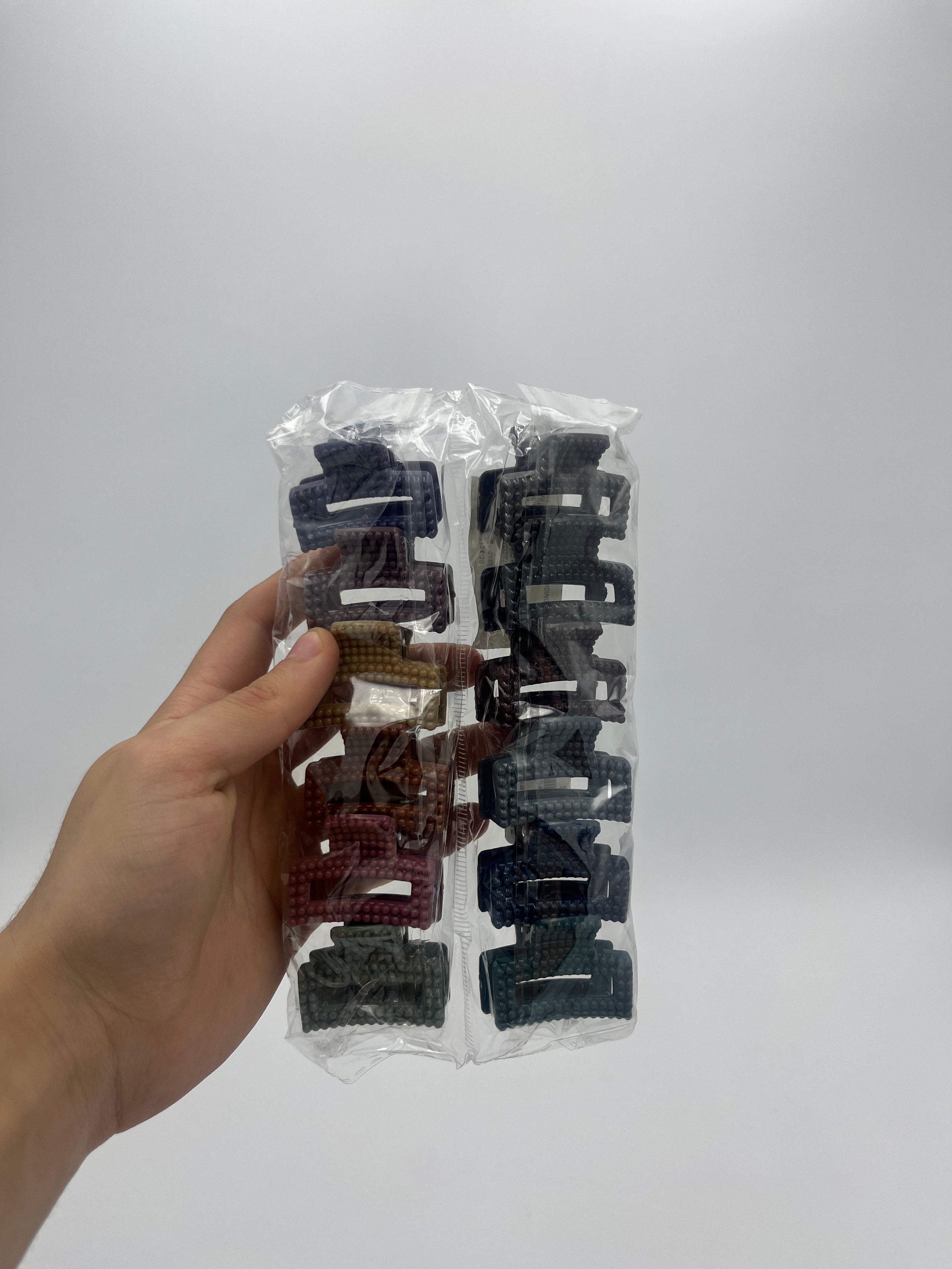 Pinza Chica Rectangular Puntos - Paquete de 12 piezas 2.58 c/u