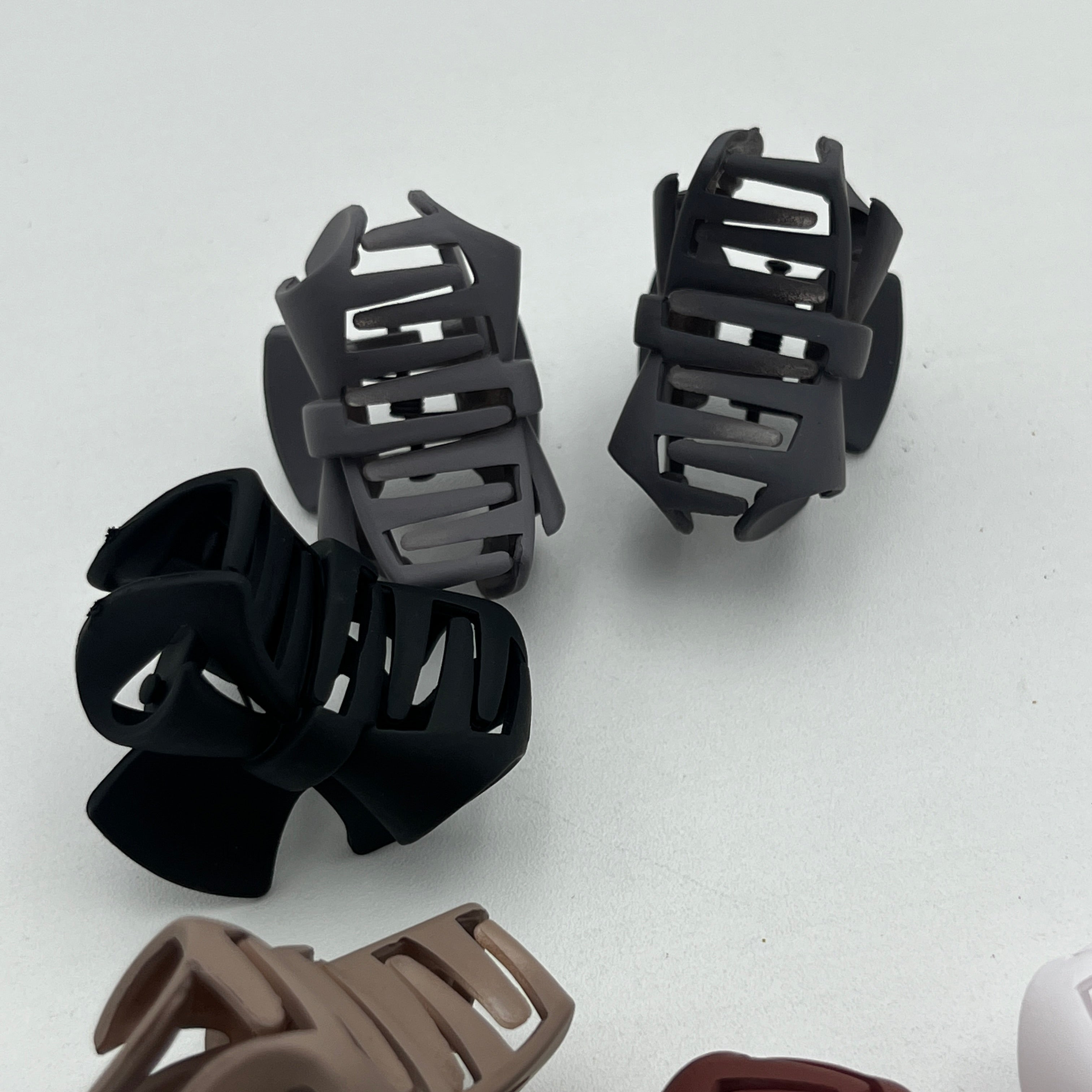 Pinza Chica Moño Colores - Paquete de 12 piezas 2.58 c/u