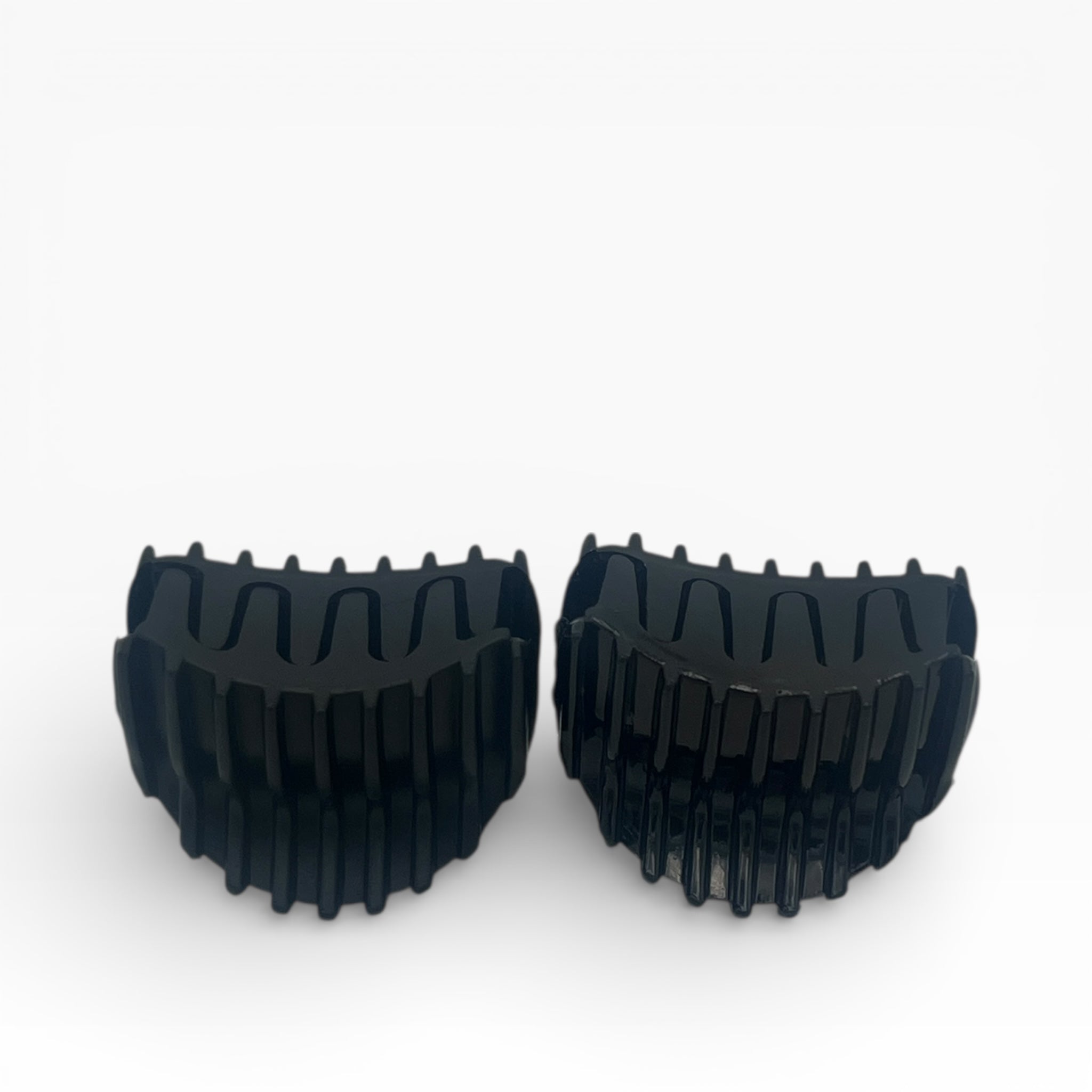 Pinza Chica Mate y Brilloso Negra - Paquete de 12 piezas 2.58 c/u