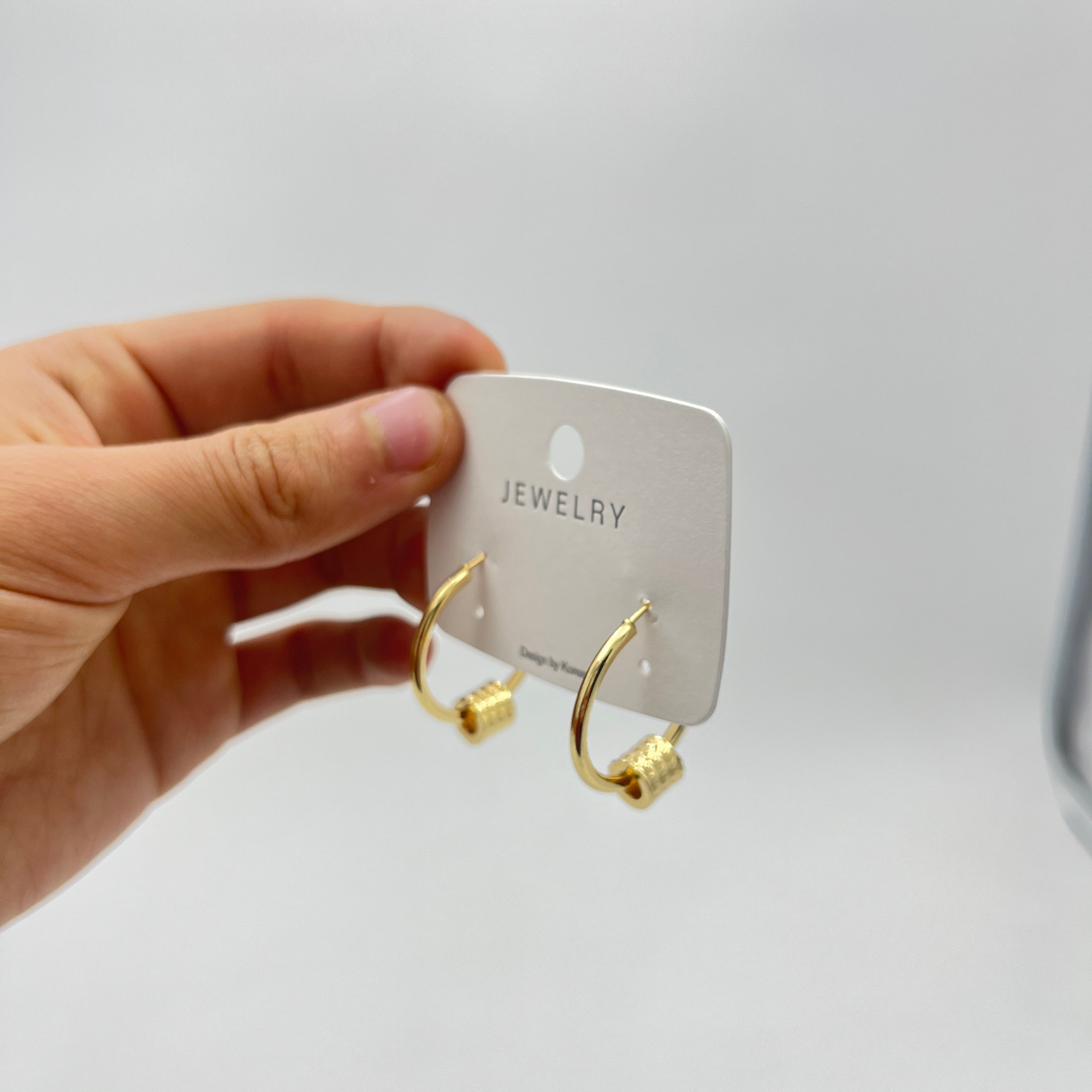 Arete Dorado A6 - Paquete de 12 piezas 11.25 c/u