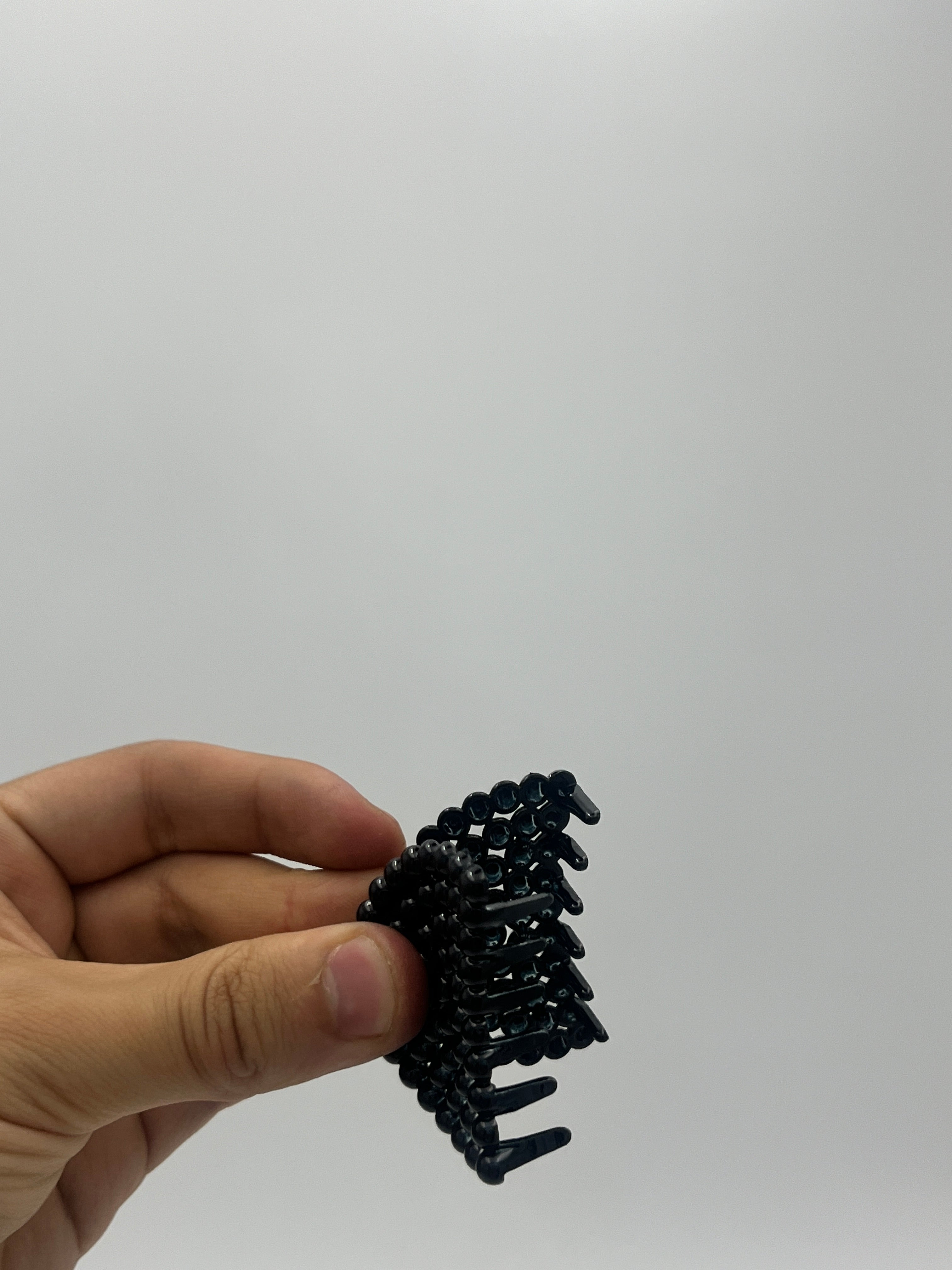 Pinza Chica Negra Puntos - Paquete de 12 piezas 2.58 c/u