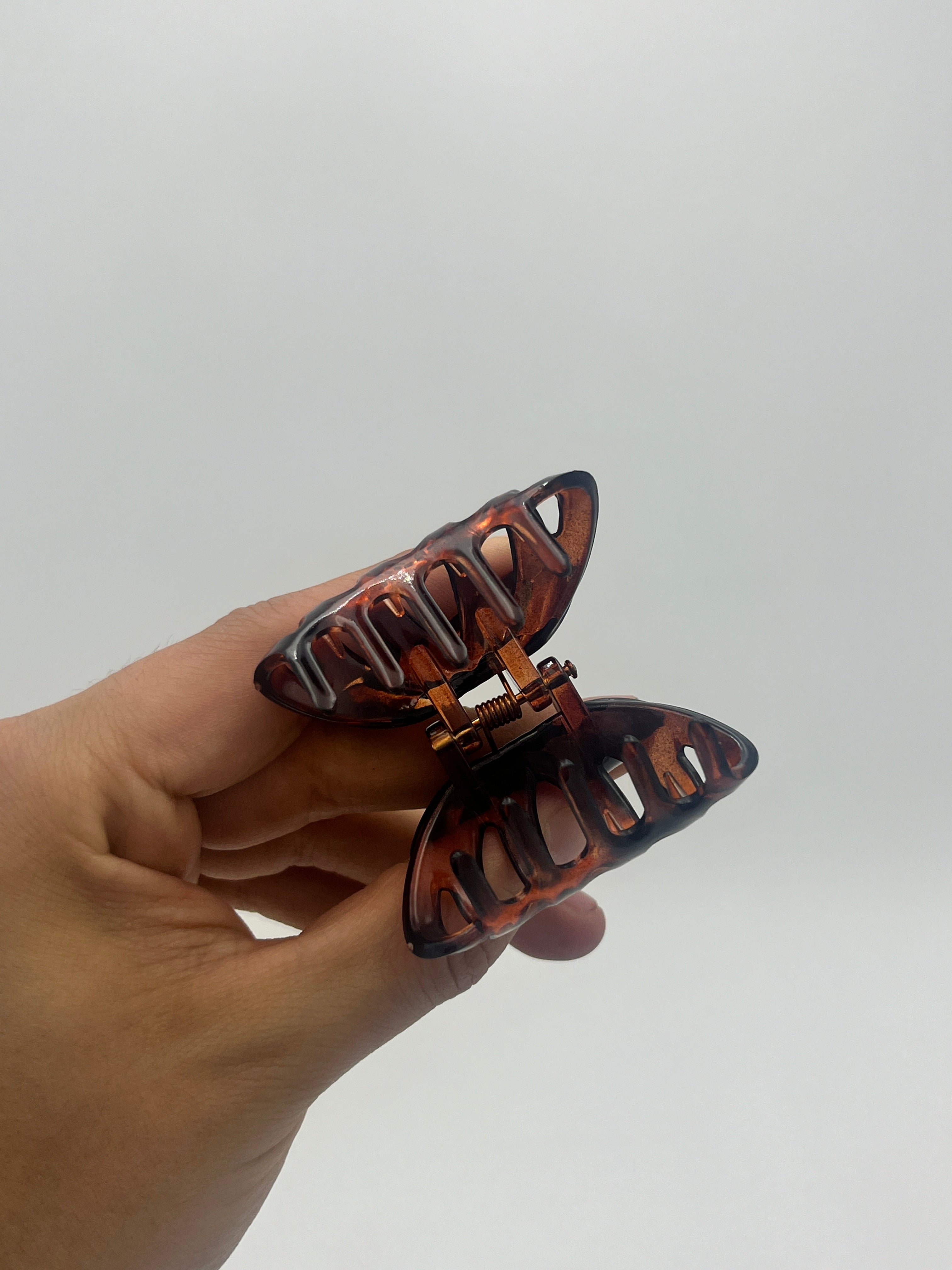 Pinza Chica Mate y Brilloso Tonos Cafés - Paquete de 12 piezas 2.58 c/u