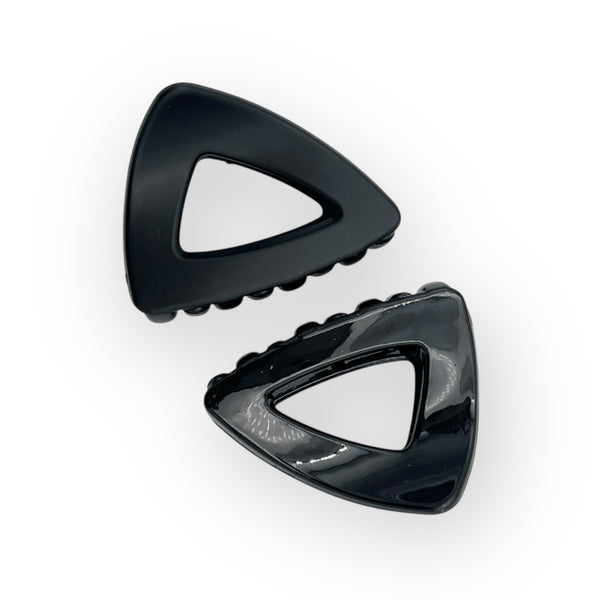 Pinza Chica Negra Triángulo - Paquete de 12 piezas 2.58 c/u